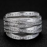  Silberfarbener Ring mit Zirkoniasteinen, 9