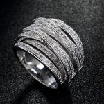  Silberfarbener Ring mit Zirkoniasteinen, 9