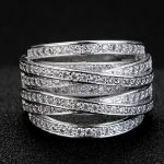 Silberfarbener Ring mit Zirkoniasteinen, 6