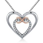 Silberne Halskette, endlose Liebe