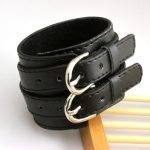 Breites Punk-Armband, Leder, schwarz, mit Doppelschließe