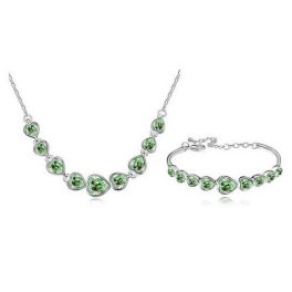    Herzförmiges Schmuckset, Peridotgrün, verziert mit Swarovski-Kristallen