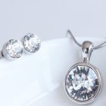  Kreisförmiges Schmuckset, verziert mit Swarovski-Kristallen