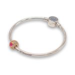 Anhänger aus 14-karätigem Gold mit herzförmigen Kristallen