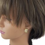 Ohrringe aus 14-karätigem Gold mit gebogenem Plättchen und Querstreifen