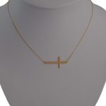 Halskette aus 14-karätigem Gold mit Kreuzanhänger