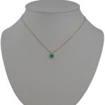 Halskette aus 14-karätigem Gold mit grünem Kristallanhänger