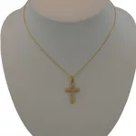 Anhänger aus 14-karätigem Gold mit Kreuz, Weißgoldeinlage und Jesus-Motiv