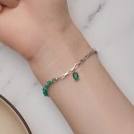 Ezüst karkötő kristállyal, zöld