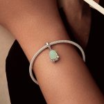 Ezüstcharm vintage stílusban