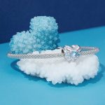 Ezüst charm, kék szív