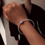 Ezüst charm, kék szív