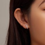 Ezüst karikafülbevaló kristályokkal