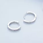 Ezüst karika-fülbevaló opálkővel