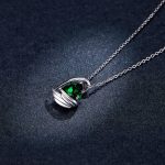 Ezüst női nyaklánc szívmedállal, zöld