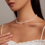 Ezüst női nyaklánc gyöngyökkel