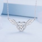 Ezüst női nyaklánc szárnyas szívvel