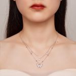 Ezüst női nyaklánc pillangómedállal