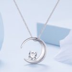 Ezüst női nyaklánc holdmedállal