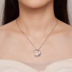 Ezüst női nyaklánc holdmedállal