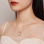 Ezüst női nyaklánc holdmedállal