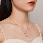 Ezüst női nyaklánc holdmedállal