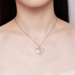 Ezüst női nyaklánc, anya gyermekével