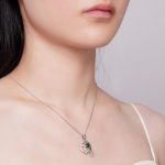 Ezüst női nyaklánc kígyómedállal