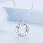Ezüst női nyaklánc csillogó medállal