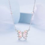 Ezüst női nyaklánc pillangómedállal