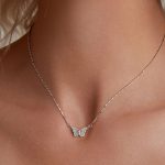 Ezüst nyaklánc pillangómedállal