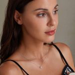 Ezüst női nyaklánc virágmedállal