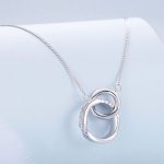 Ezüst női nyaklánc, dupla medállal