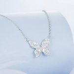Ezüst női nyaklánc pillangómedállal