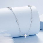 Ezüst női nyaklánc virágokkal