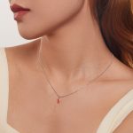 Ezüst női nyaklánc narancsszín medállal