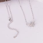 Ezüst női nyaklánc hópehelymedállal