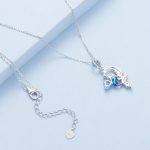 Ezüstből készült nyaklánc hableánymedállal