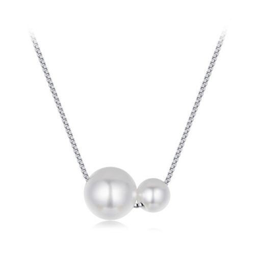 Ezüst nyaklánc fehér gyöngyökkel