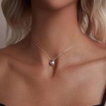 Ezüst női nyaklánc cseppmedállal