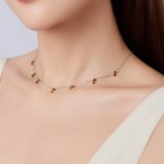 Ezüst nyaklánc üvegfüggyöngyökkel