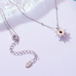 Ezüst nyaklánc napmedállal