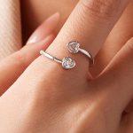 Ezüstgyűrű szívekkel