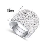 Silberfarbener Ring, verziert mit Swarovski-Kristallen