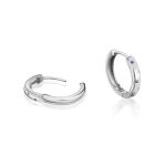 Silberne Creolen mit farbigen Kristallen