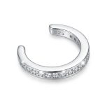 Silberne Creolen mit farbigen Kristallen