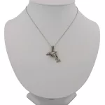 Ezüst medál, delfinek