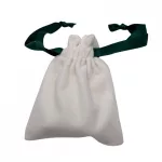 Samt-Schmuckbeutel weiß-grün 8x10