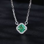 Ezüst nyaklánc rombuszmedállal