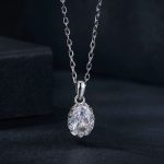 Ezüst nyaklánc moissanitmedállal